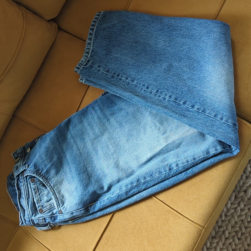 Boyish Blue Jeans. Boyfriend/Straight fit